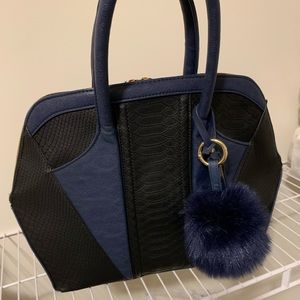 Beautiful Purse, mixed textiles material, rich navy color great for Fall/Winter!